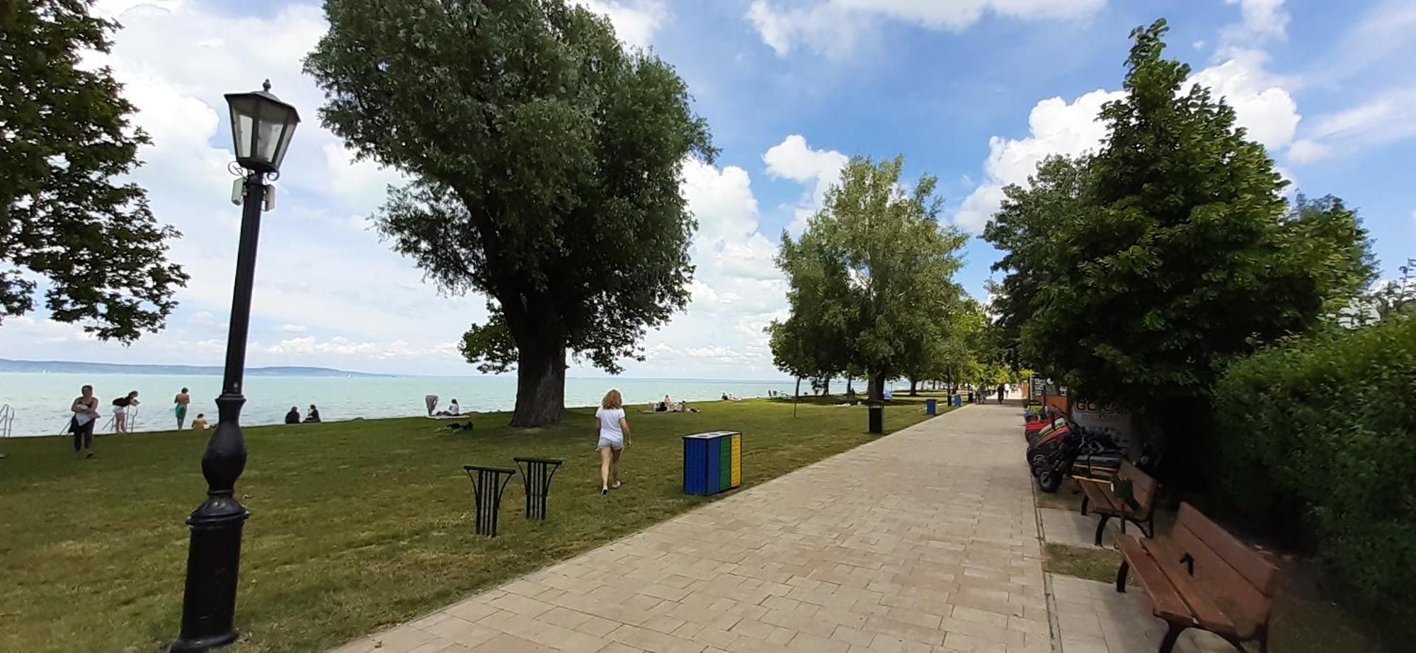 Estike Nyaralo Merevfalu Kerti Medencevel Zamárdi Extérieur photo